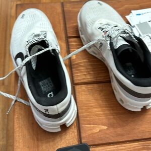 Womens on cloud monster 2